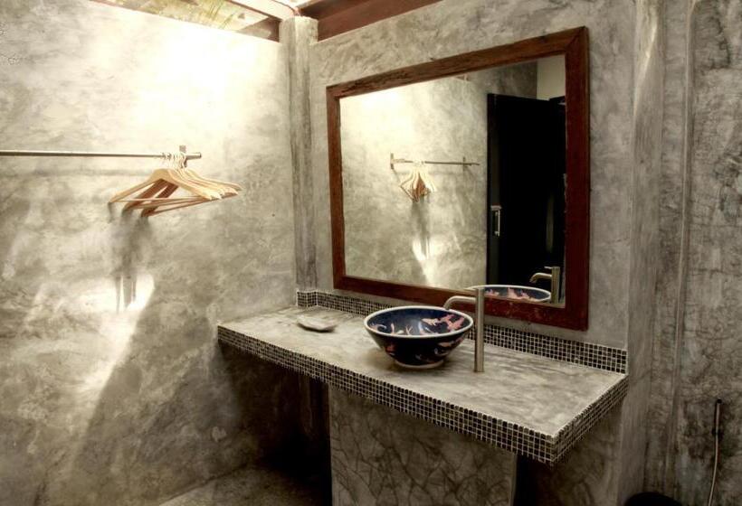 بانگلوی لوکس, Barefoot Project Formerly Baan Klong Kleng