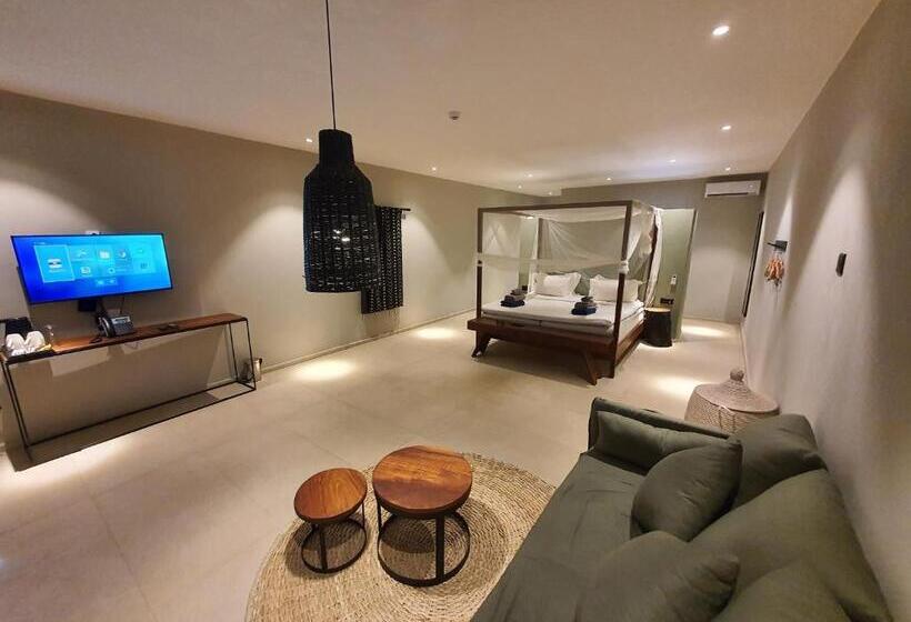 اتاق استاندارد با چشم‌انداز استخر, Kalimba Beach Resort