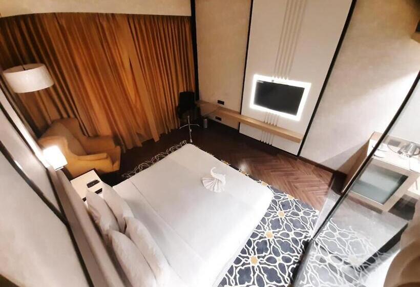 带大床的标准间, Polo Towers Agartala