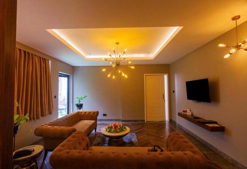 家庭套房, Polo Towers Agartala