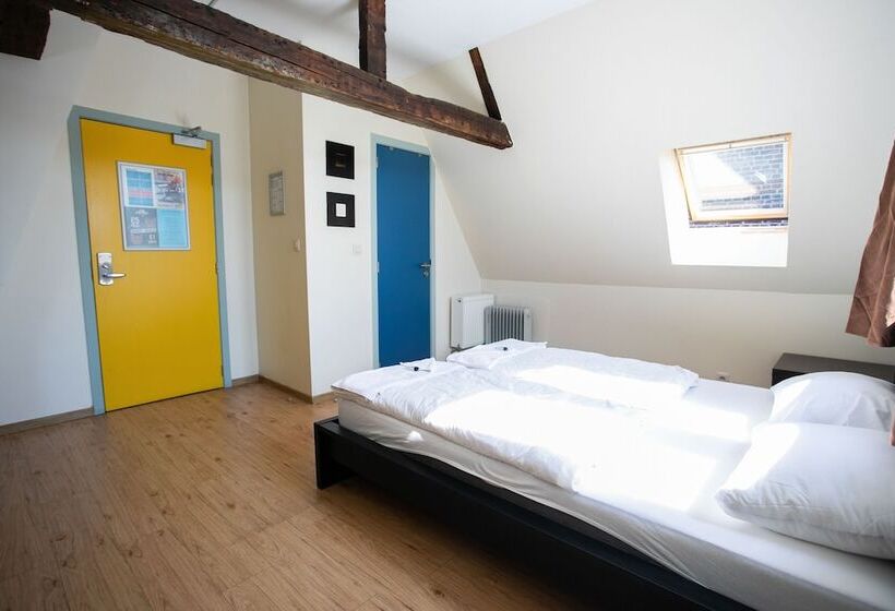 Номер Стандарт, St Christopher S Inn Hostel At The Bauhaus