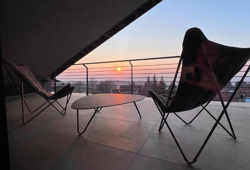 سوییت لوکس, Murrae Loft