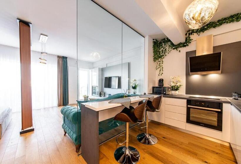 استودیوی سوپریور, Northapartments