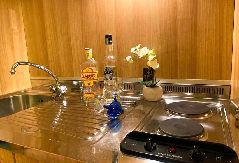 استودیوی استاندارد, Home Relax