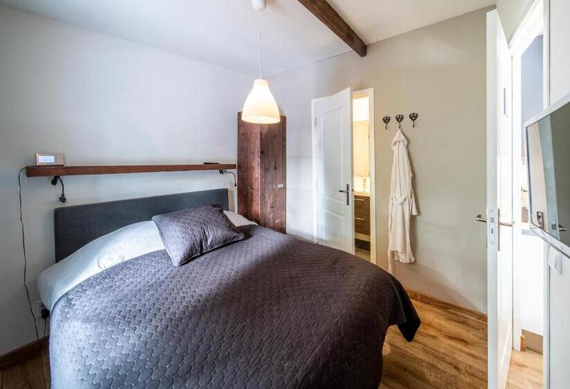 اتاق لوکس با تخت بزرگ, Hush Bed & Breakfast