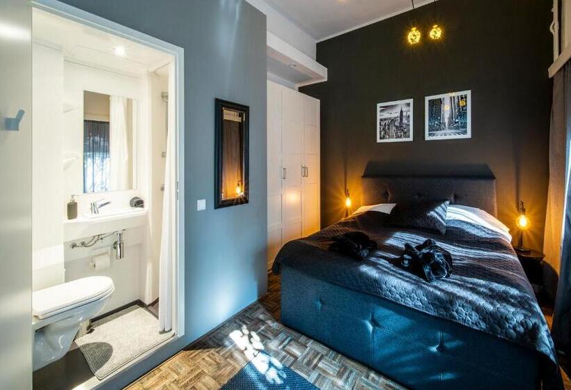 سوییت با چشم‌انداز باغ, Hush Bed & Breakfast