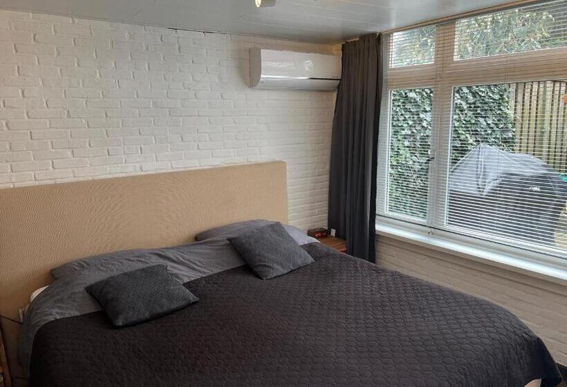 اتاق استاندارد, Hush Bed & Breakfast