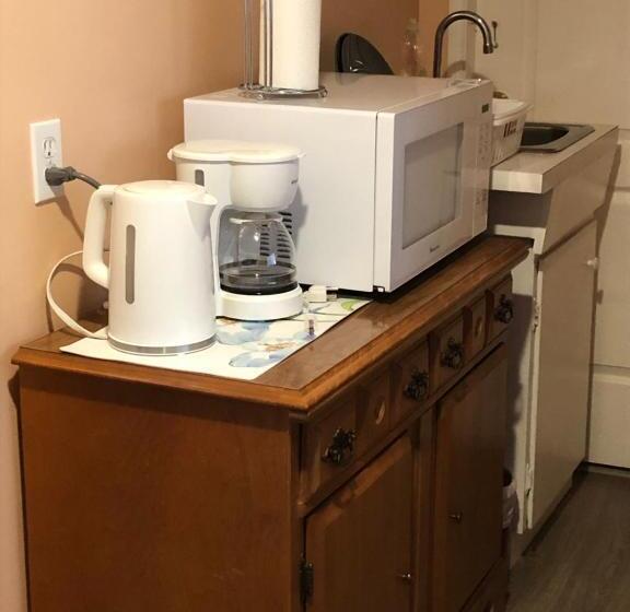 اتاق استاندارد, Shady Willow Guest House   For Tourists & Travellers Only, No Locals, Private Small Compact Rooms Wi