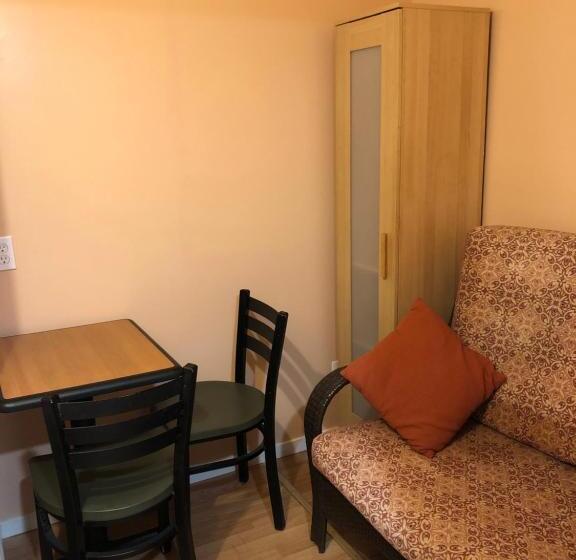 اتاق استاندارد, Shady Willow Guest House   For Tourists & Travellers Only, No Locals, Private Small Compact Rooms Wi