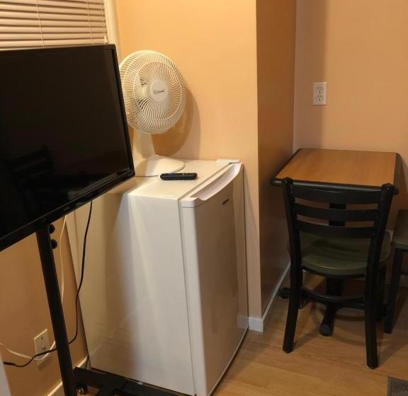 اتاق استاندارد, Shady Willow Guest House   For Tourists & Travellers Only, No Locals, Private Small Compact Rooms Wi