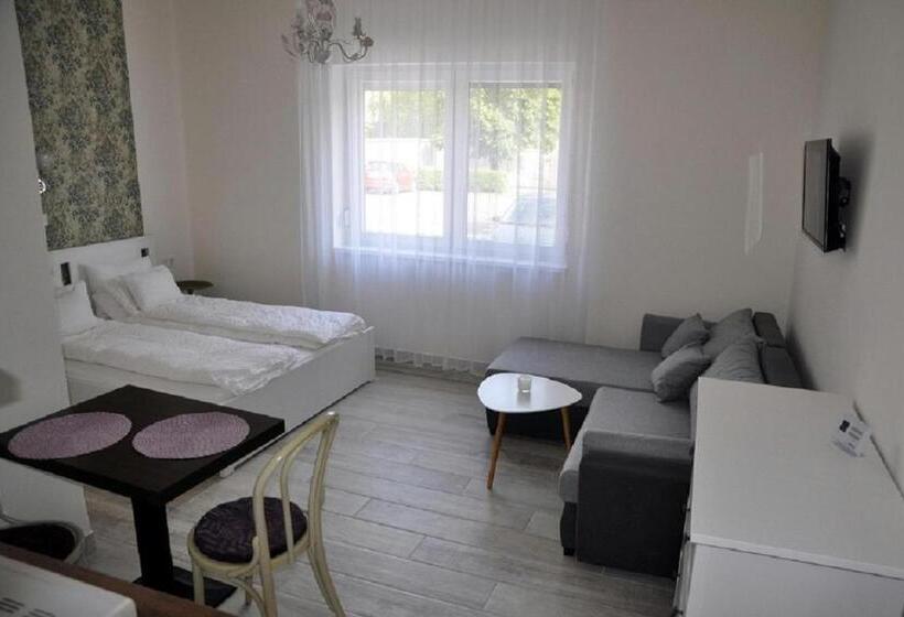 اتاق لوکس با تخت بزرگ, River Apartment