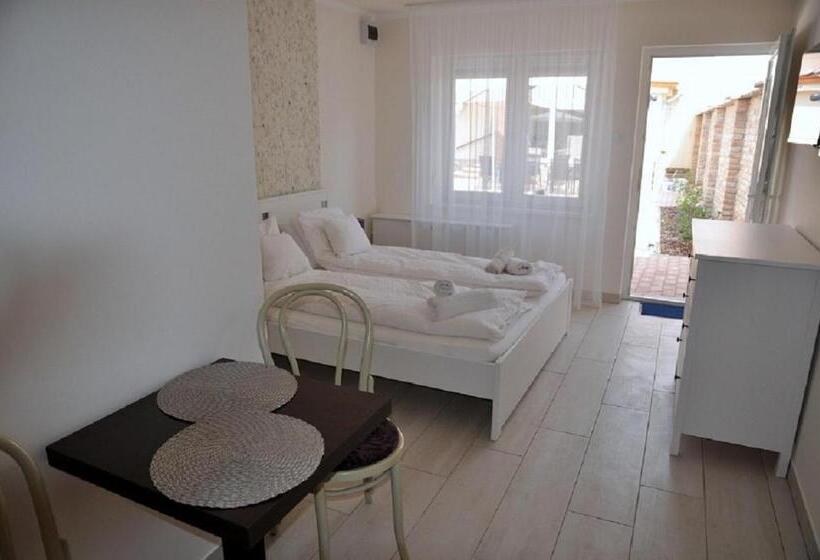 اتاق استاندارد, River Apartment