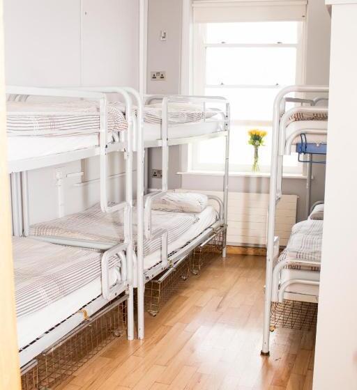 تختخواب در اتاق مشترک, Abbey Court Hostel