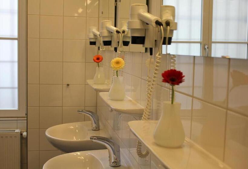 تختخواب در اتاق مشترک, Grand Hostel Berlin Classic