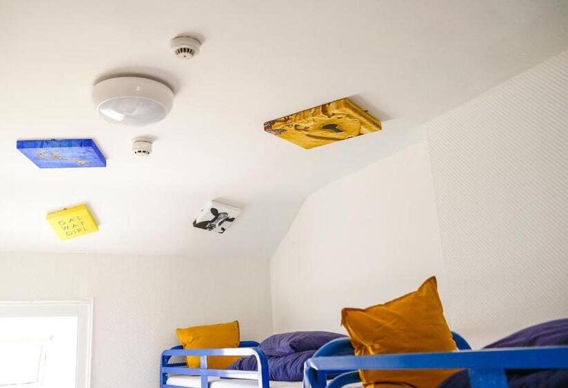 تختخواب در اتاق مشترک, The Woodquay Hostel
