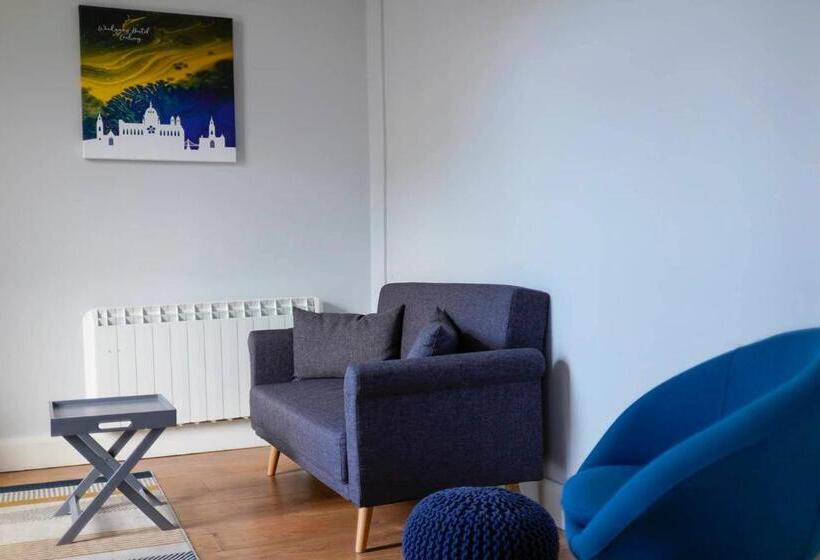 اتاق استاندارد چهار تخته, The Woodquay Hostel
