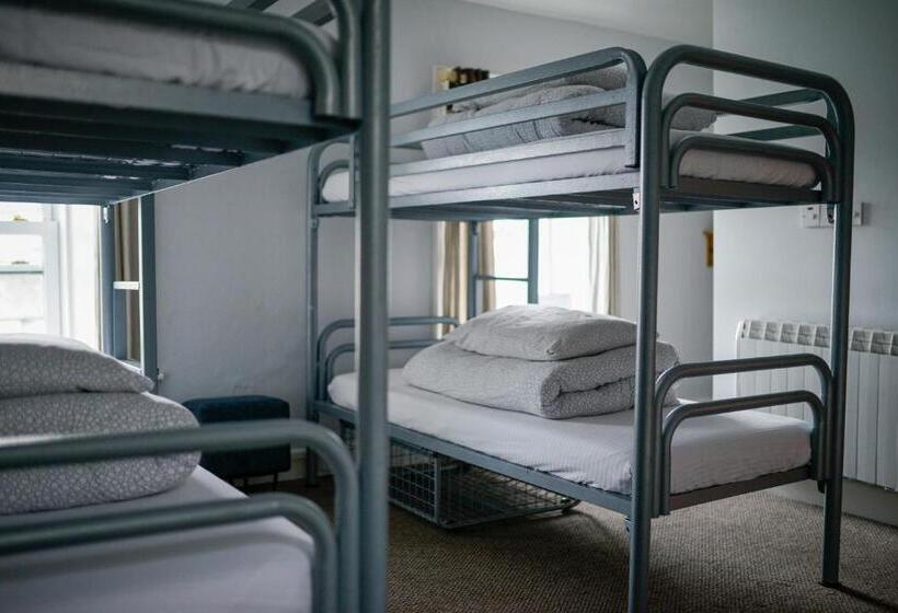 اتاق استاندارد چهار تخته, The Woodquay Hostel