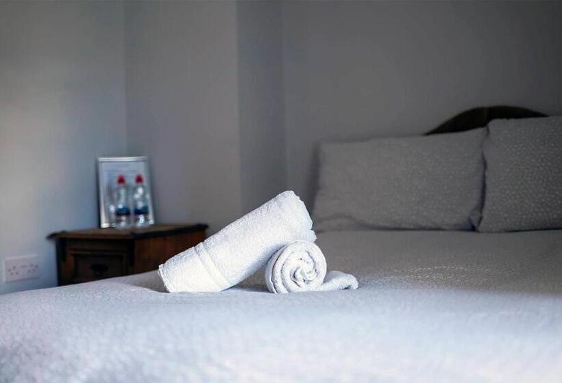 اتاق استاندارد, The Woodquay Hostel