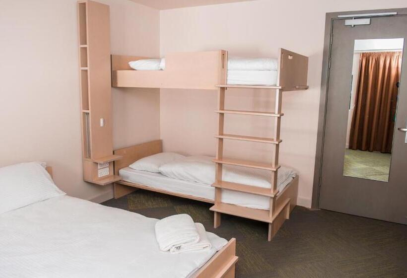 חדר דלוקס, Neptune's Hostel