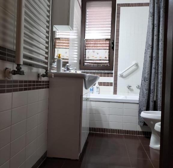 Camera Deluxe, Tettoeletto