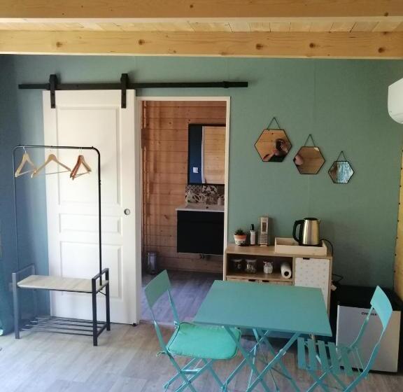 Номер Стандарт, Moulin Room