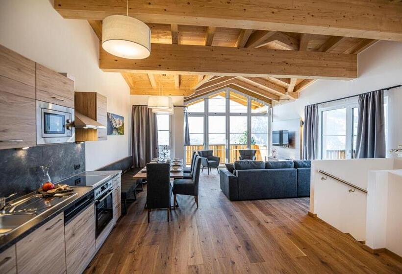 1 Bedroom Penthouse Apartment, Ski  & Sonnenresort Alpendorf By Alpentravel