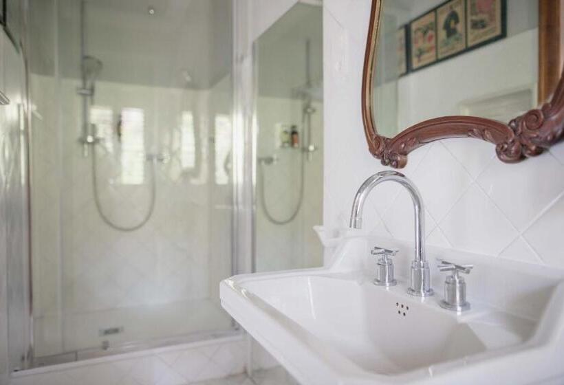اتاق استاندارد, Villa Dora