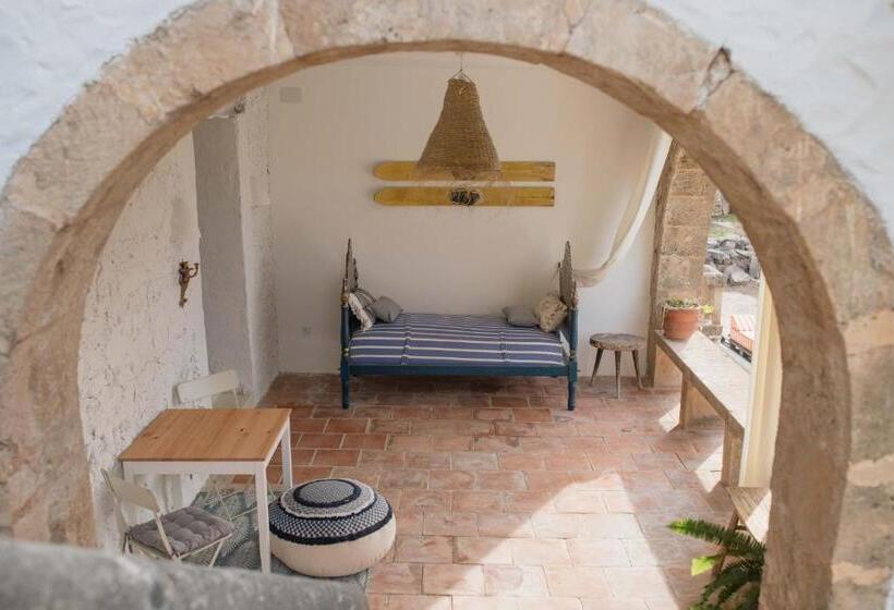 سوییت جونیور با چشم‌انداز دریا, Villa Dora