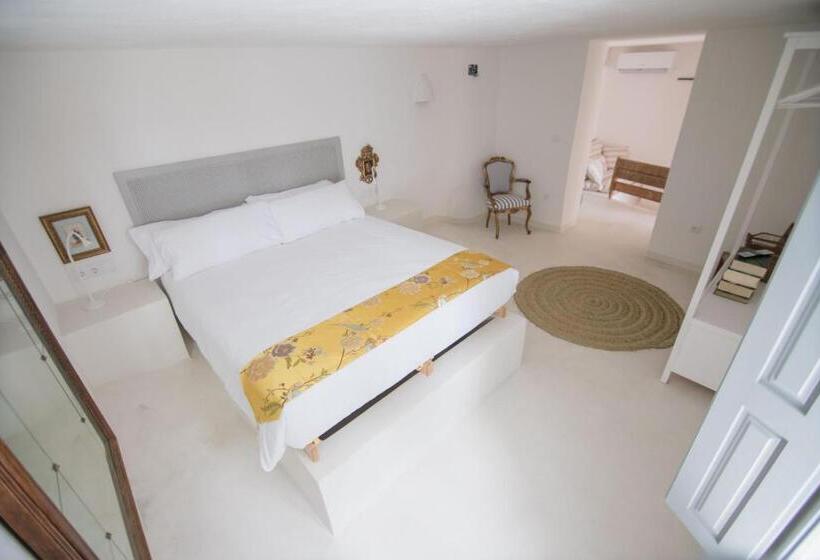 سوییت جونیور با چشم‌انداز دریا, Villa Dora