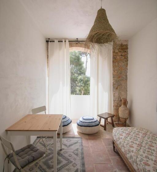 سوییت جونیور با چشم‌انداز دریا, Villa Dora