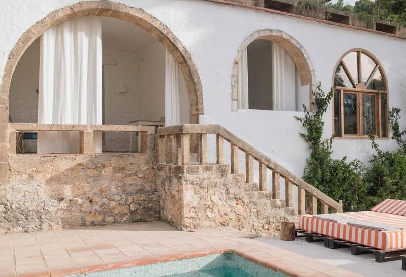 سوییت جونیور با چشم‌انداز دریا, Villa Dora