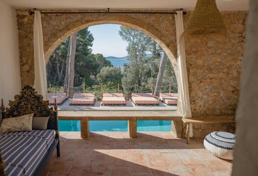 سوییت جونیور با چشم‌انداز دریا, Villa Dora