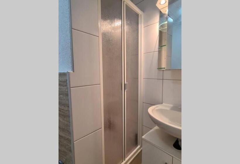 Кровать в Общей Комнате, Charmantes Helles Zimmer Zentrumnah Und Naturnah