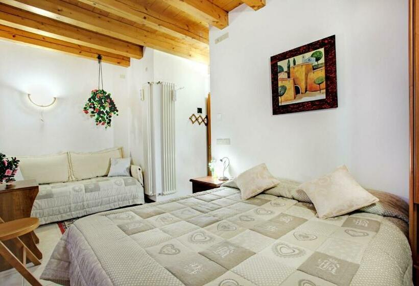 Quarto Estandar, Locanda Delle Acque