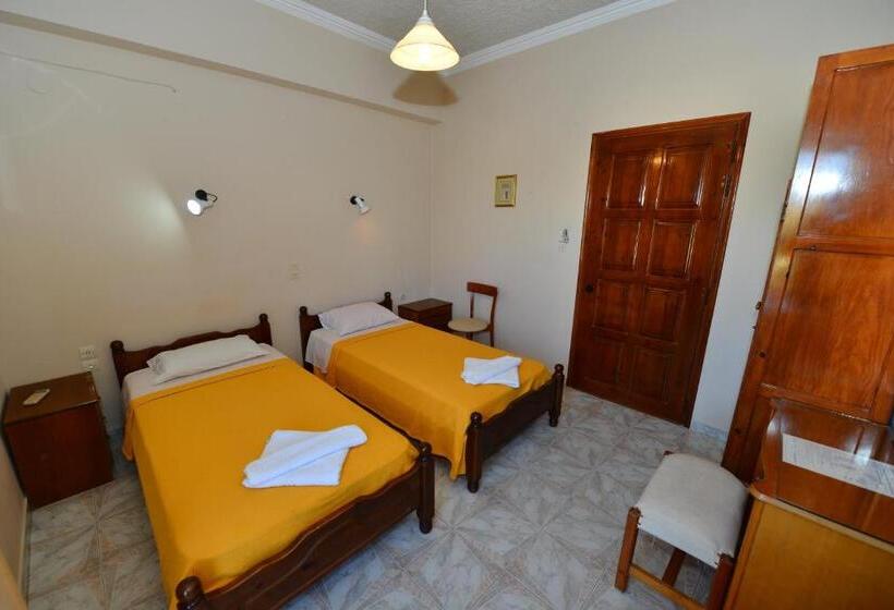 اتاق استاندارد, Bikakis Family Apartments