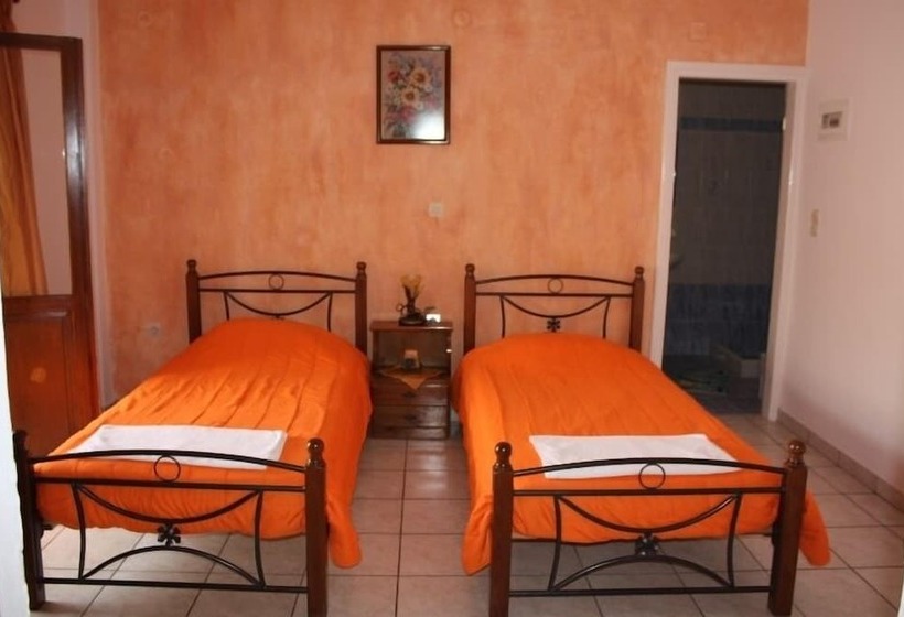 اتاق استاندارد سه نفره, Pension Stella