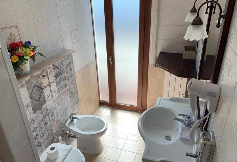اتاق سوپریور با چشم‌انداز, Sant Oronzo B&b