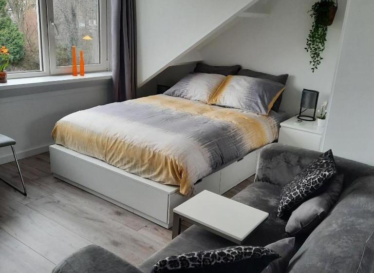 اتاق لوکس, Studio 76 Groningen Met Gratis Leenfietsen