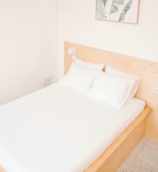 اتاق استاندارد با سرویس بهداشتی مشترک, Sweet Stays