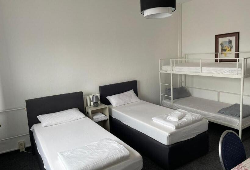 غرفة قياسية ثلاثية, Pension   A2 Rothensee / Magdeburg