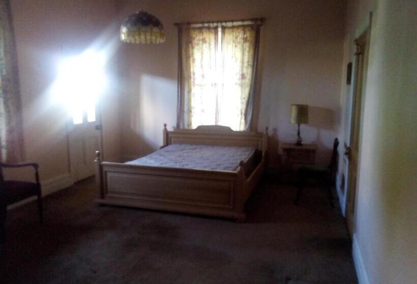 디럭스 룸, Sylvia Lodge A Step Back In Time Pet Friendly Homestay