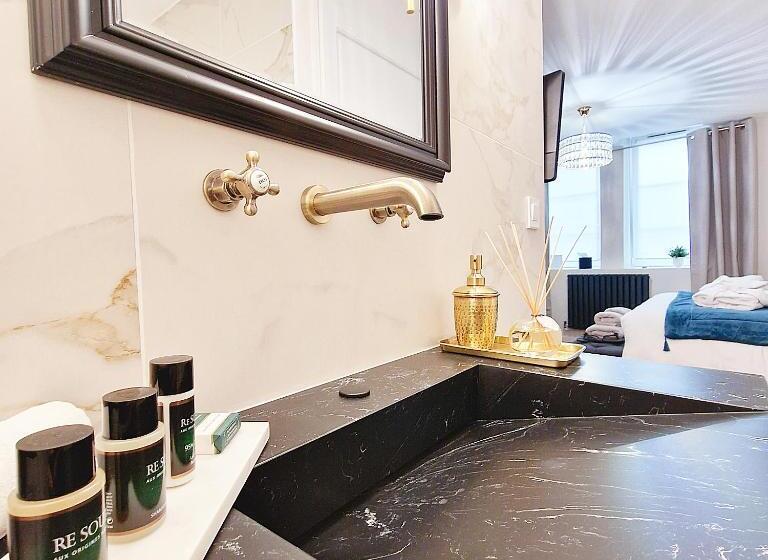 سوئیت با وان آب گرم, La Dolce Vita Spa Privatif