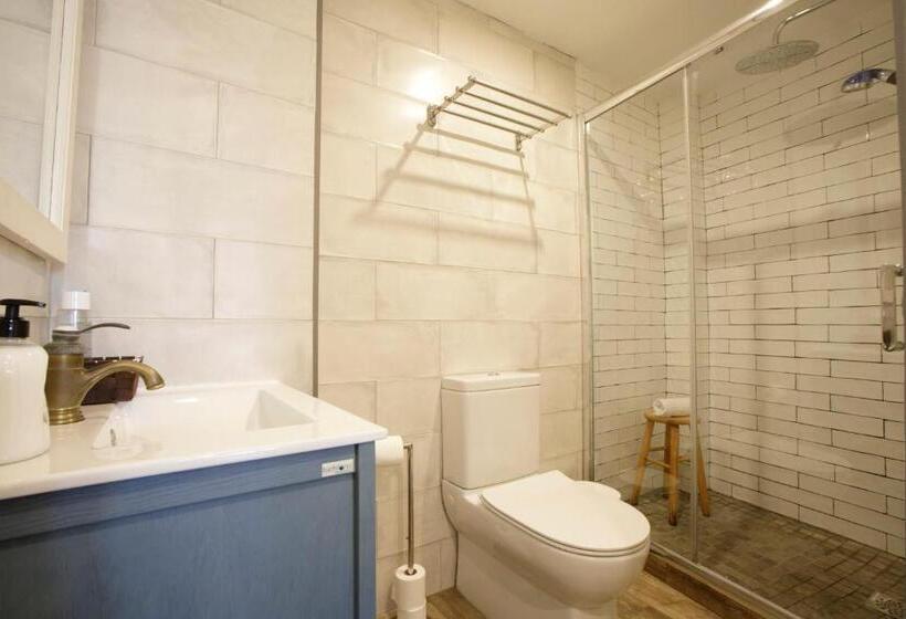 اتاق سوپریور با تخت بزرگ, La Trinidad Córdoba   Great Location