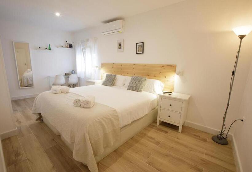 اتاق سوپریور با تخت بزرگ, La Trinidad Córdoba   Great Location