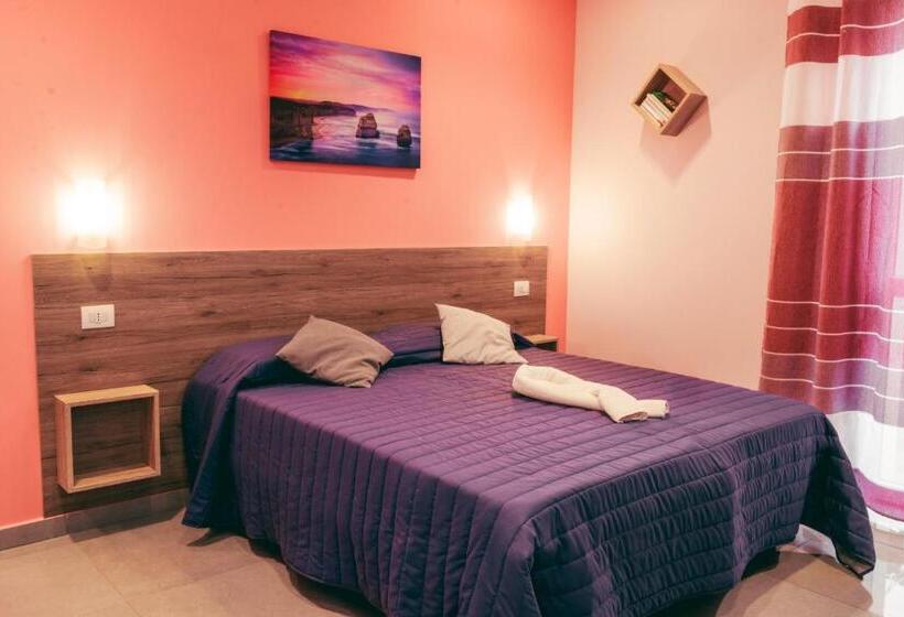 اتاق استاندارد چهارنفره با بالکن, Affittacamere Orchidea For Tourists And Hesperia Hospital