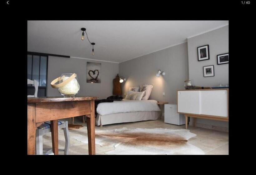 Стандартный Номер Кровать Кинг, La Secrète Chambre De La Tour