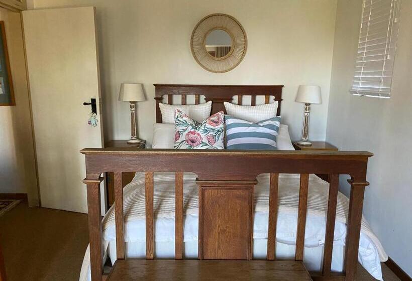 Номер Стандарт Вид на Сад, Cabbage Tree Cottage
