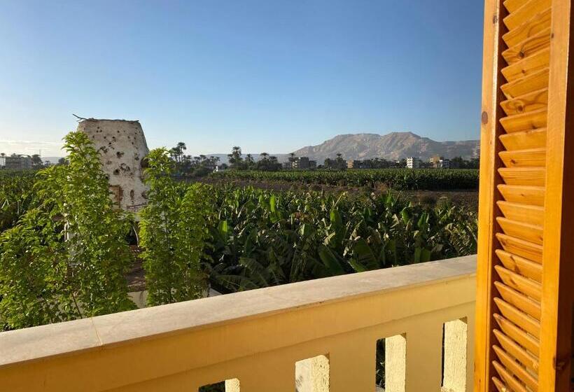 Quarto Deluxe, Elsanosy Family Guest House   Luxor