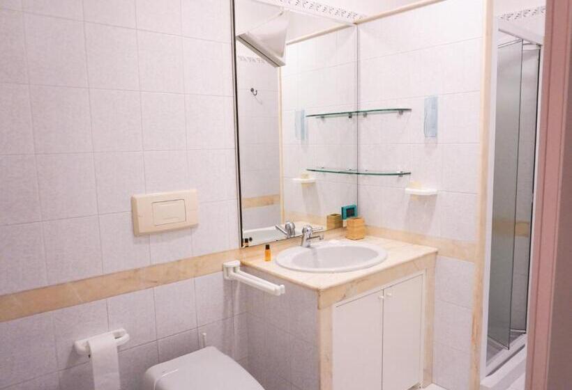 Номер Стандарт, Casa De Amicis 18