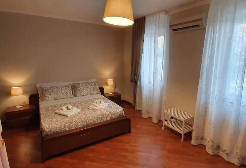 Quarto Estandar, Casa De Amicis 18